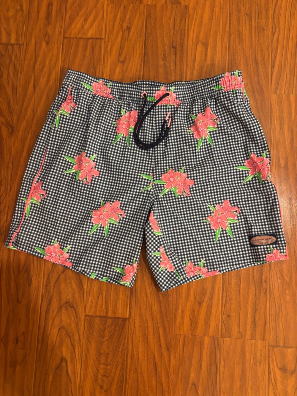 Vineyard Vines Navy Gingham Pink Floral Swim Shorts Mens Medium